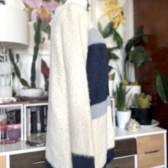 Janice The Wonder Sweater in Cream‎ - Picture 4 of 15